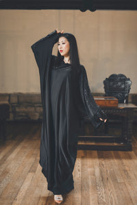 CLOSED CRYSTAL BATWING ABAYA | BLACK |