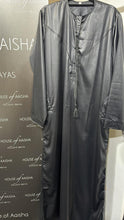 Load image into Gallery viewer, Men’s Luxury Thobes
