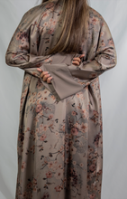 Load image into Gallery viewer, SAIFI | FLORAL SATIN ABAYA
