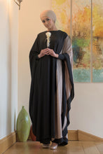 Load image into Gallery viewer, | TWO TONE CLOSED FRONT ABAYA WITH SIDE SPLIT |
