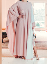 Load image into Gallery viewer, | TWO TONE CLOSED FRONT ABAYA WITH SIDE SPLIT |
